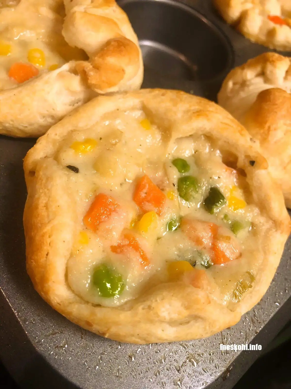 Perfect Turkey Pot Pie in the Dash Mini Pie Maker 